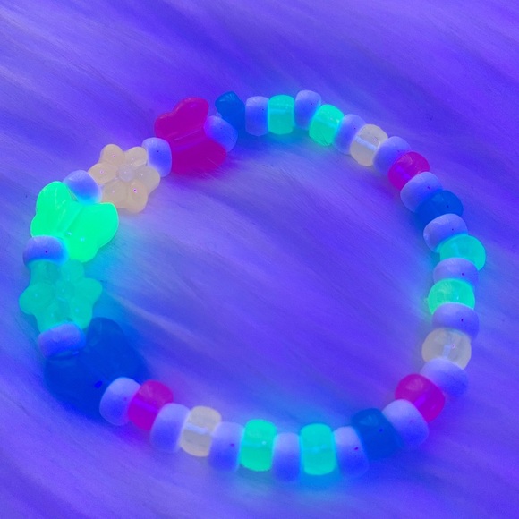 Cotton Kandi  👽  Strawberry Kisses - Picture 2 of 6